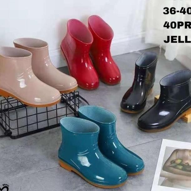 Sepatu Boot Karet Dek Wanita Polos Glossy Anti Air Anti Slip