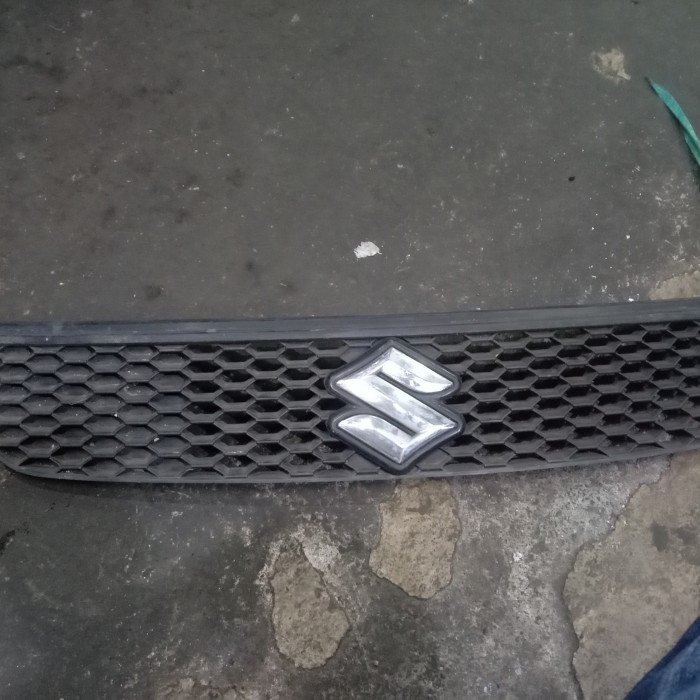 GRILL SWIFT ST 2008 2013