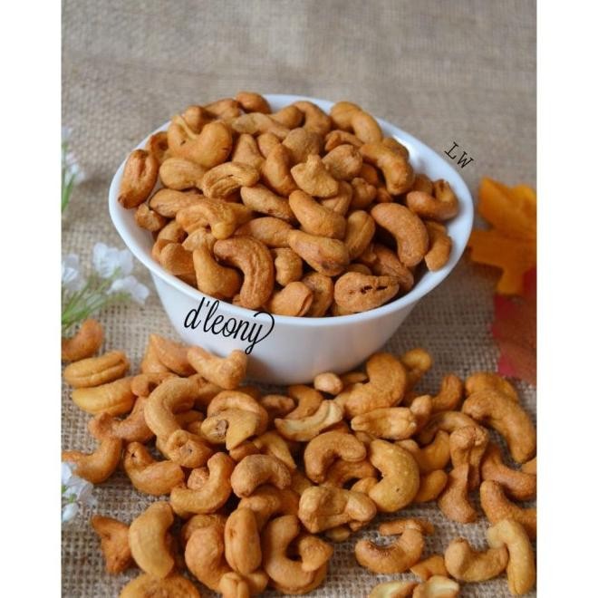 

Kacang Mede Goreng Asin Grade 1 Berat 500 Gram