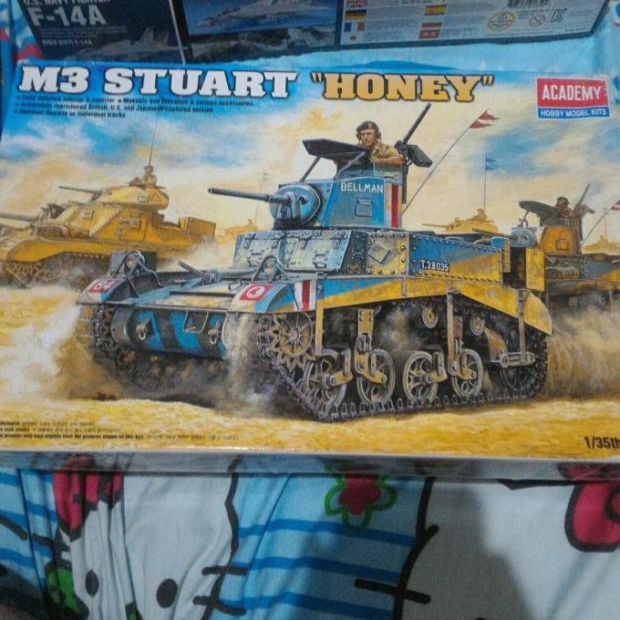 Tersedia Tank M3 Stuart Honey 1/35 Model Kit Academy Sale