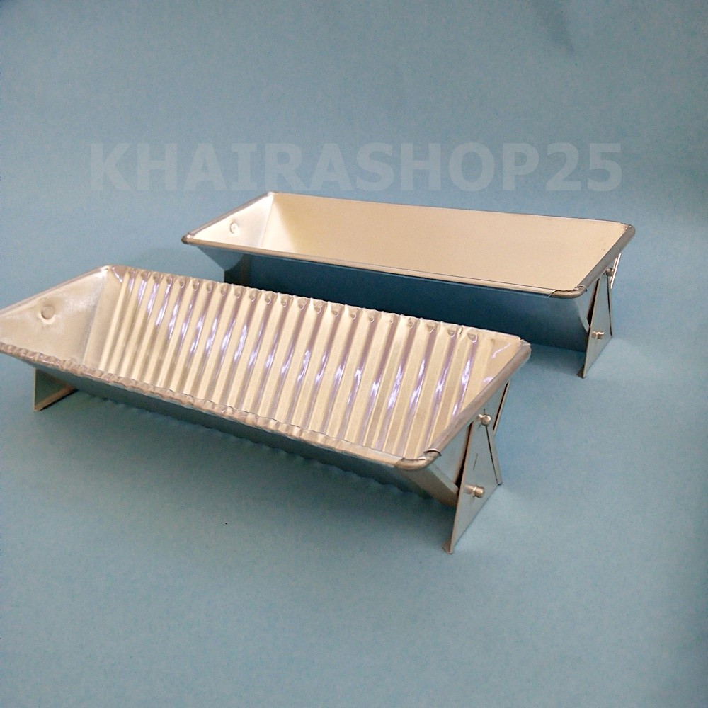 Loyang kue bolu semangka segitiga polos dan gerigi