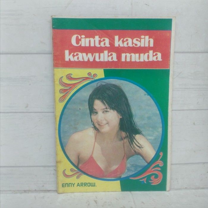 Enny Arrow Cinta Kasih Kawula Muda BUKU Langka