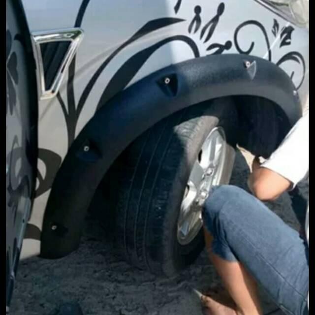 Fender Avanza Lama 2009 1Set Berkualitas