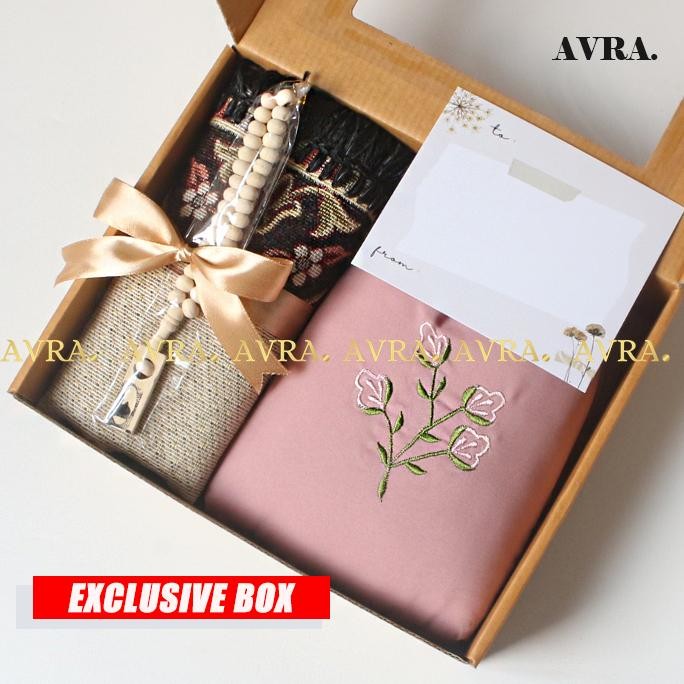 ton hampers ulang tahun cewek mukenah dewasa travelling kado untuk cewe mukena travel paket box birt