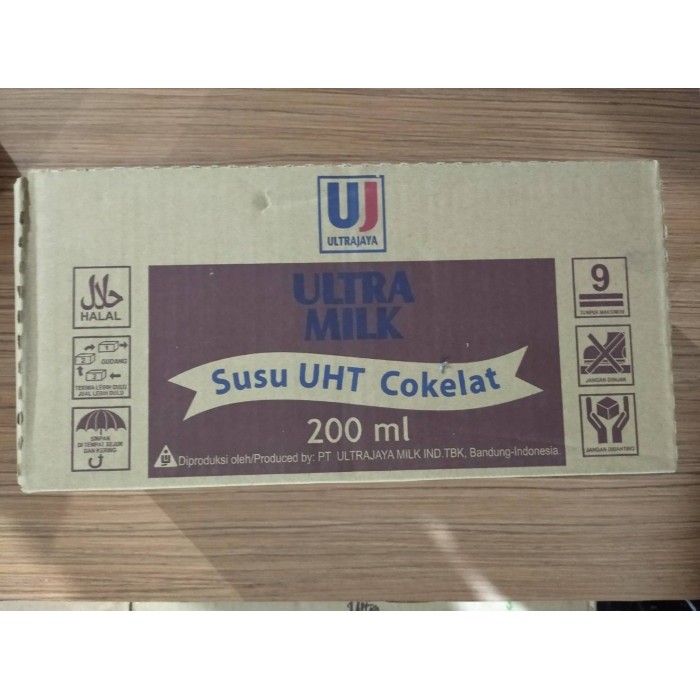

Ultra Milk Susu UHT 200 ml Ultrajaya