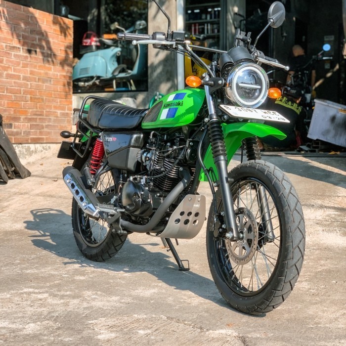 Daymaker 7 Inch Line Kawasaki W175 Atau Motor Custom