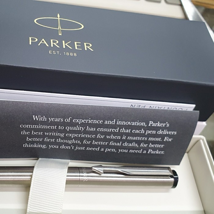 

Pulpen Parker Vektor Roller Ball Stainless CT (Klip Silver)