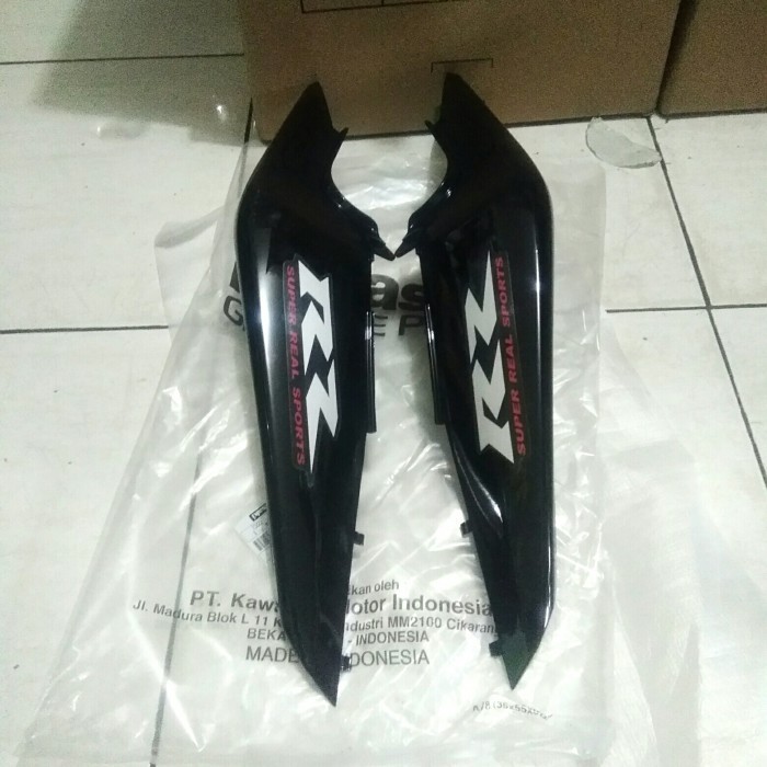 Terlaris Sepasang Body Belakang Ninja Rr New Hitam Stiker 2013 2014 2015