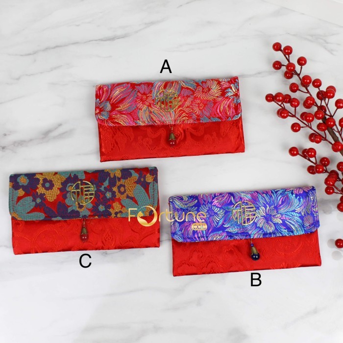 

CNY Angpao Imlek Sangjit Kain Premium Merah Motif Batik 1 - A Limited