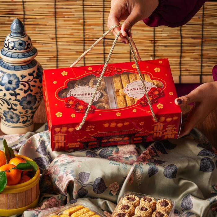 

CNY HAMPERS IMLEK / CNY HAMPERS / HAMPERS NASTAR / PARCEL KUE KERING - ChocoSumpia Limited