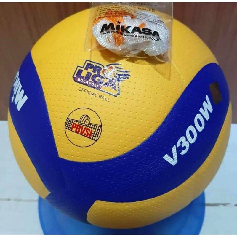 BOLA OLAHRAGA  Bola Voly mikasa bahan lembut V300W