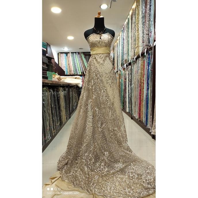 Ready...Ready...Ready...] Kain Tile Lace Brokat Dress KEBAYA Bridal Bridesmaid Payet Emas