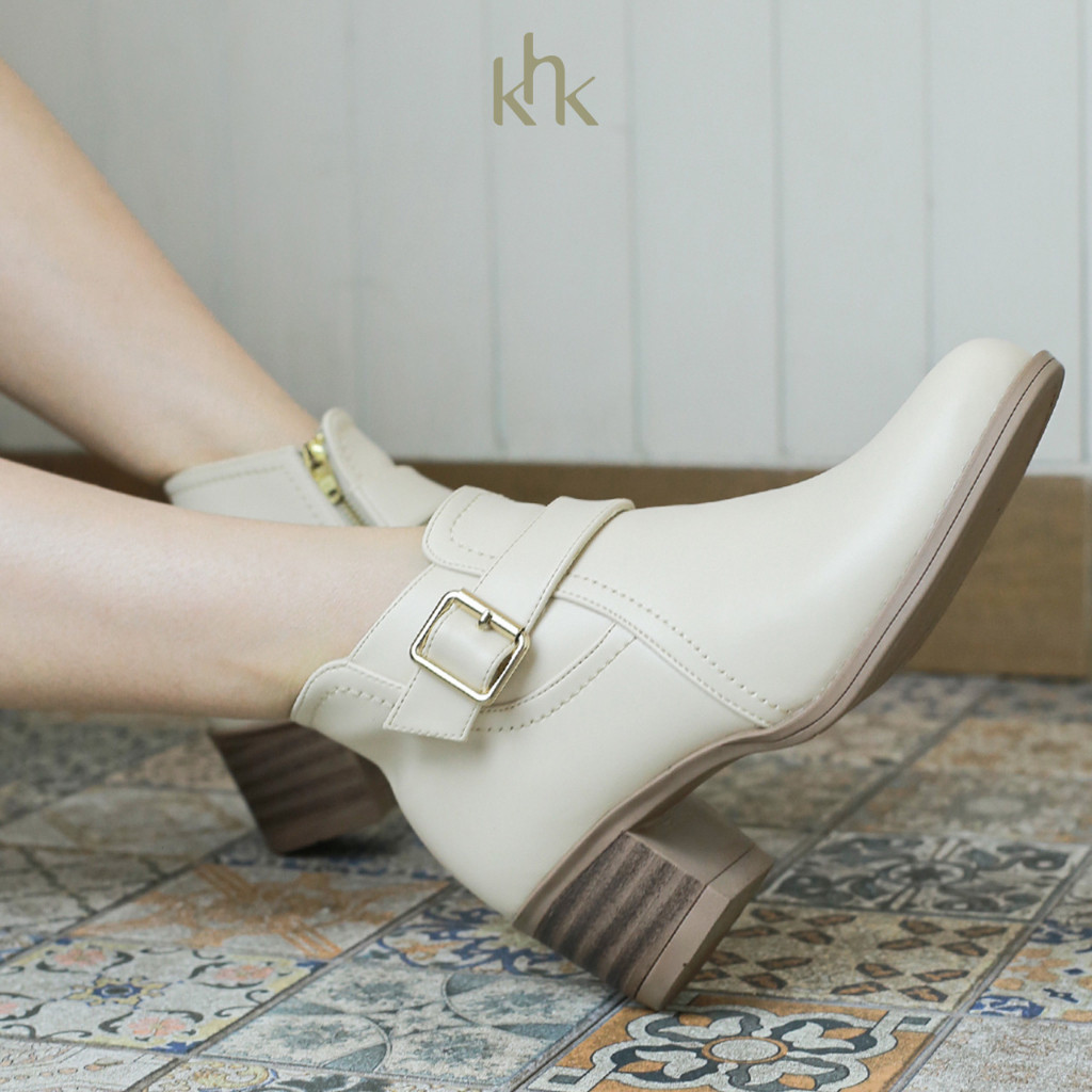 PROMO SEPATU WANITA  KHK by Khakikakiku Jessie Cream Boots