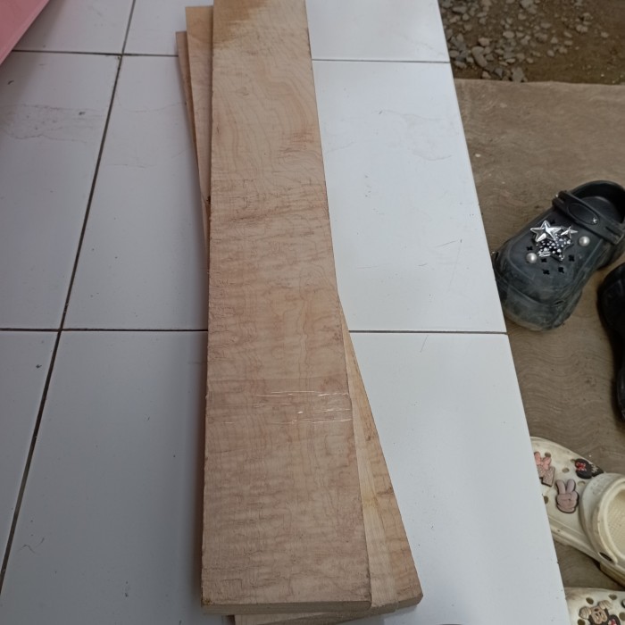 Kayu Curly Flame Maple Material Neck Gitar Luthier Supply