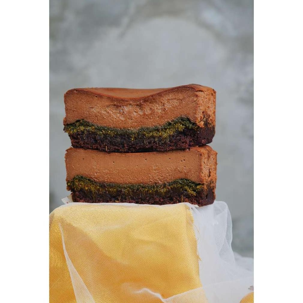 

BASQUE BURNT CHEESECAKE, ORIGINAL/ WITH BROWNIES / PISTACHIO KUNAFA / COOKIES by @dizzy.fudgy (MOHON BACA DESKRIPSI)