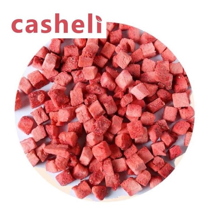 

READY STOCK STRAWBERRY DADU KERING 1KG FREEZE DRIED STROBERI BAHAN KUE !!!!!