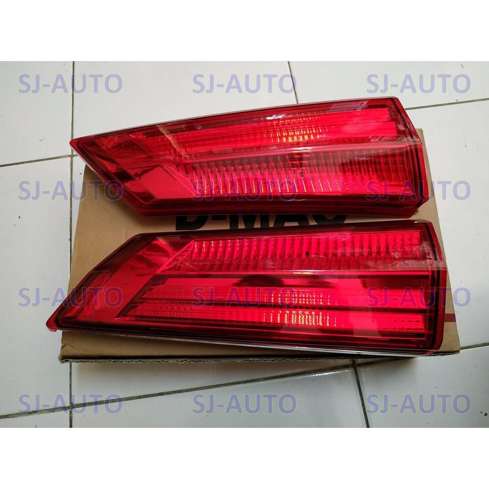 Reflektor Bagasi Calya Sigra Reflektor Pintu Belakang