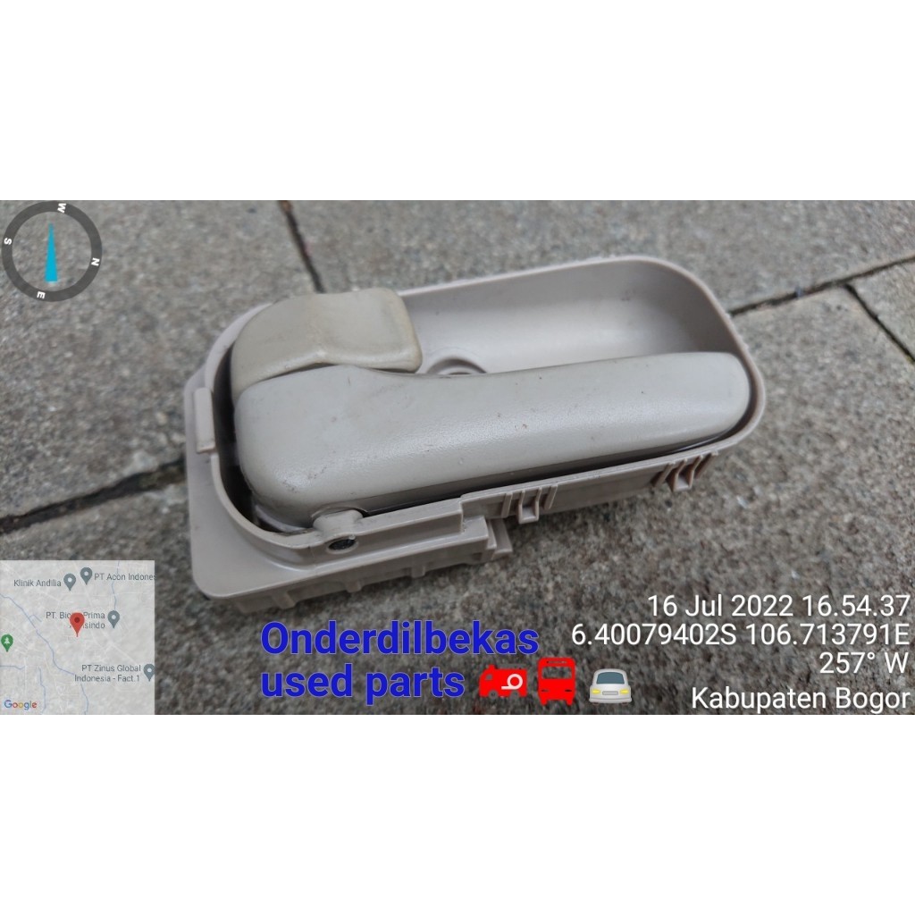 Handle pintu dalam kiri  nissan serena c24