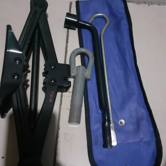 DONGKRAK MOBIL.AYLA.SIGRA.AGYA.CALYA