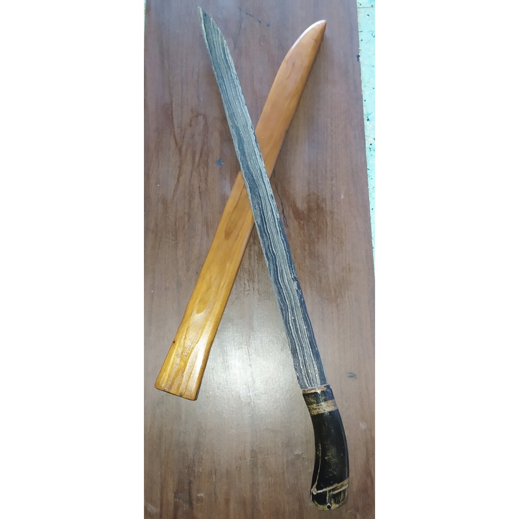 Pedang Bugis Alameng Sepuh Baja Gantung Singkir Banyu Milli Warangka Handle Tanduk  Original Bawaann