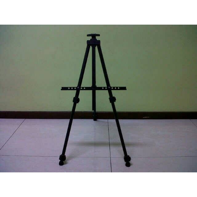 

HOT SALE! Tripod / Easel Stand