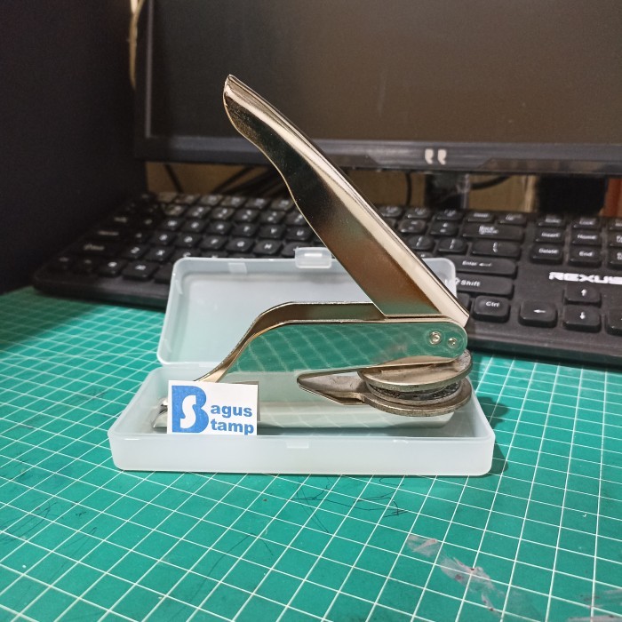 

Gagang Stempel Emboss Pocket