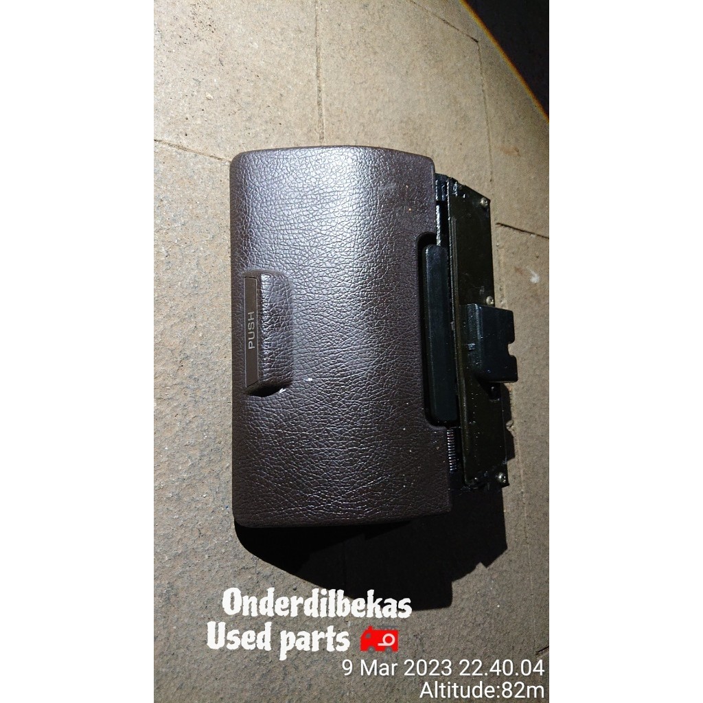 asbak dashboard Toyota crown royal saloon