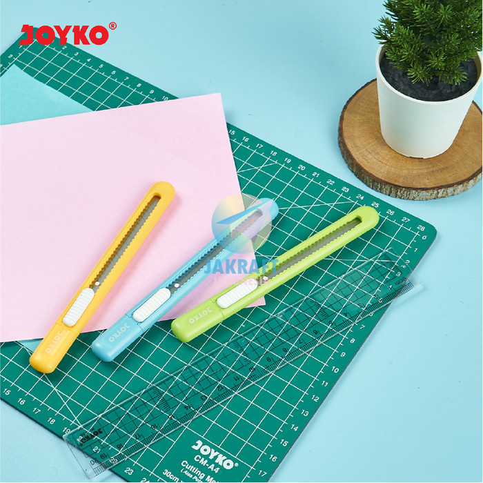 

Cutter Kecil Joyko Cu-504 Plastik Autolock Refill Pakai Pisau A-100
