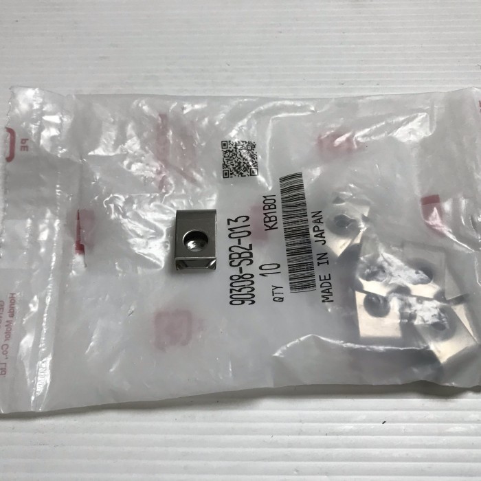 Klip besi Cover Engine Honda HRV original