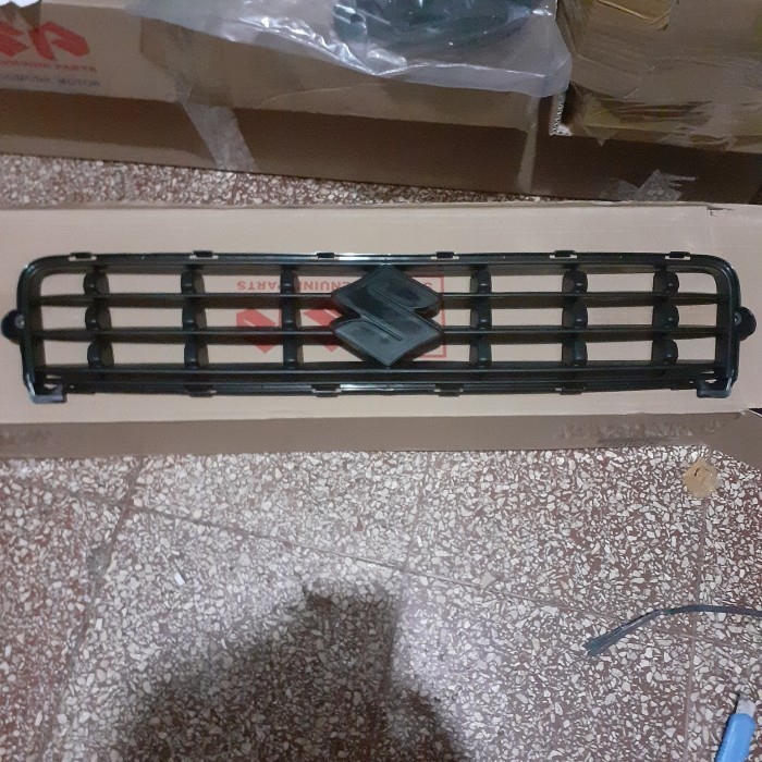 grill bemper depan atas suzuki new splash