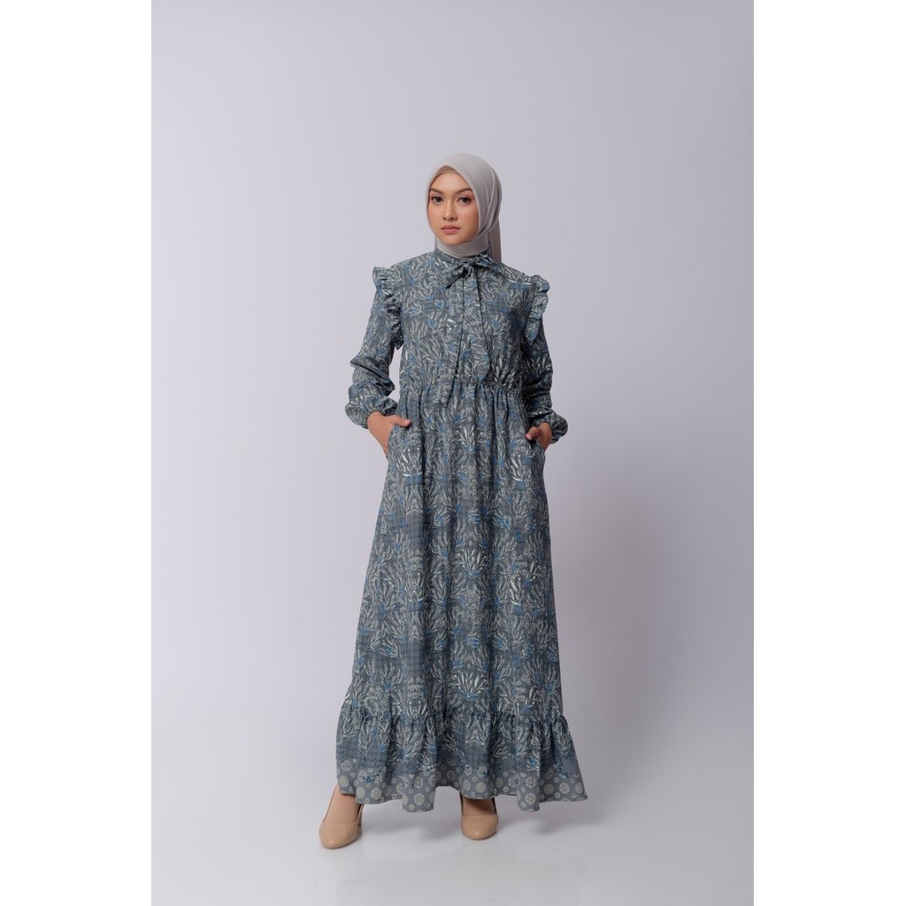 BIA X Cut Meyriska - Pahat Gray Dress Islamic Journey In Istanbul