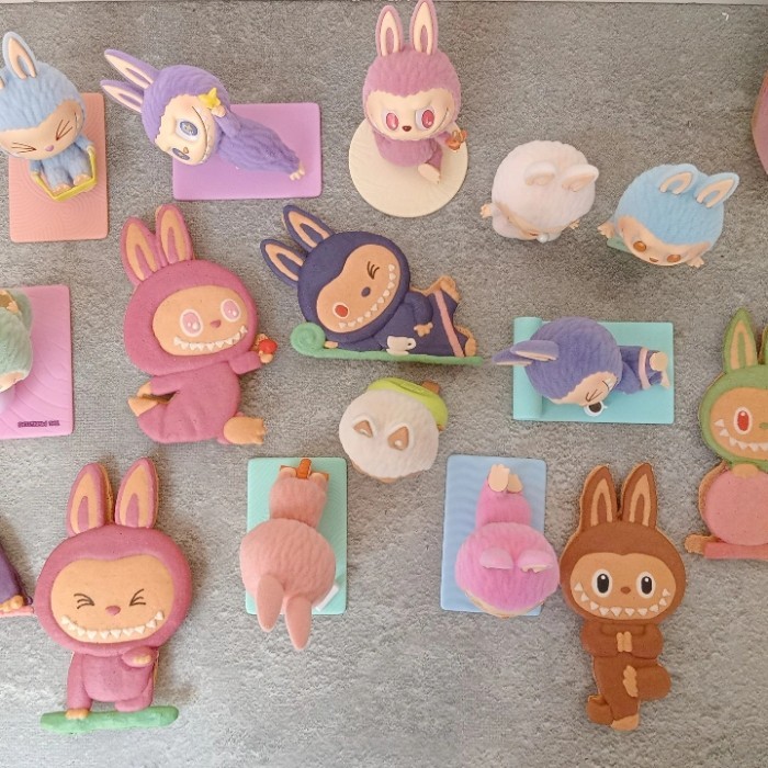 

Labubu the monster yoga macaron