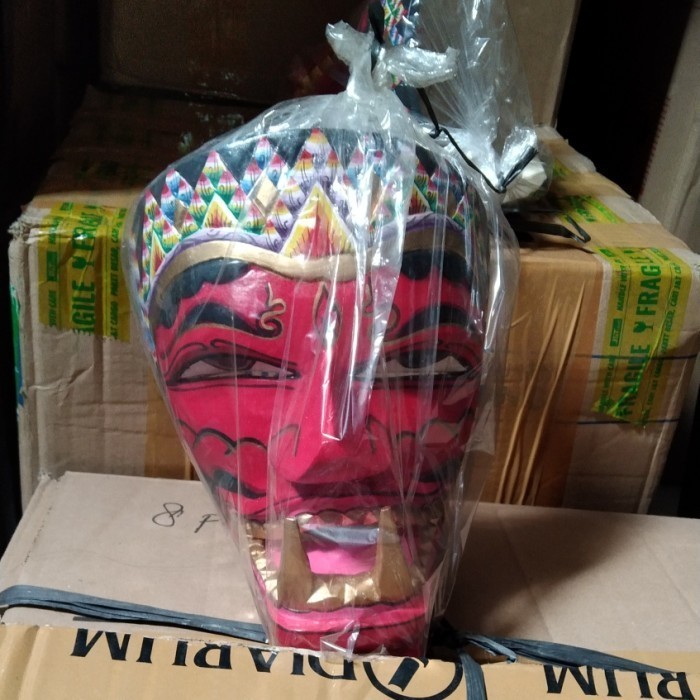 TOPENG KAYU BUTO CAKILAN MERAH