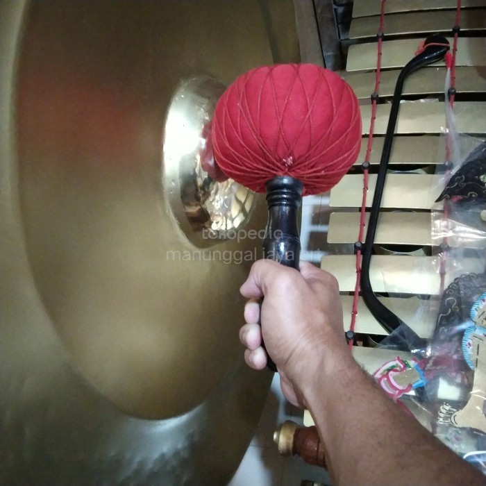 ALAT TABUH GONG GAMELAN