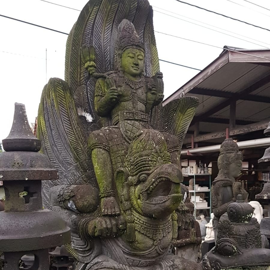 PATUNG GARUDA WISNU KENCANA