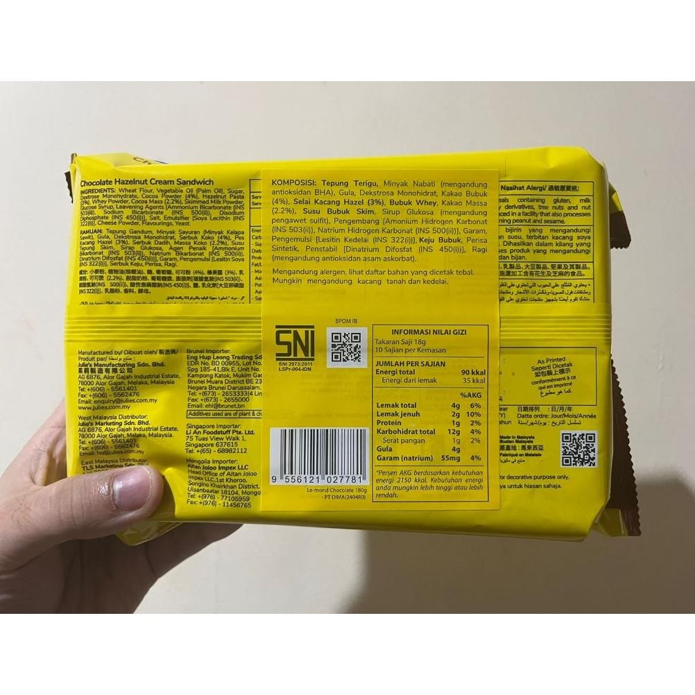 

Julies le-mond cokelat hazelnut / Julies Biskuit krim cokelat kacang hazel 180grm