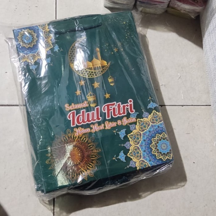 

Grosir Paperbag Lebaran Idul Fitri Hijau Duplex Karton Laminating