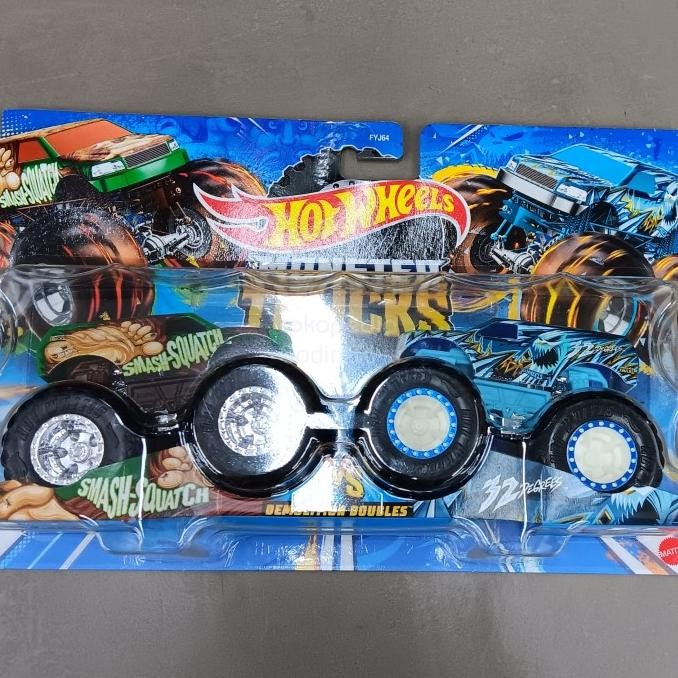 Monster Trucks Smash squatch vs 32 degrees truck demolition