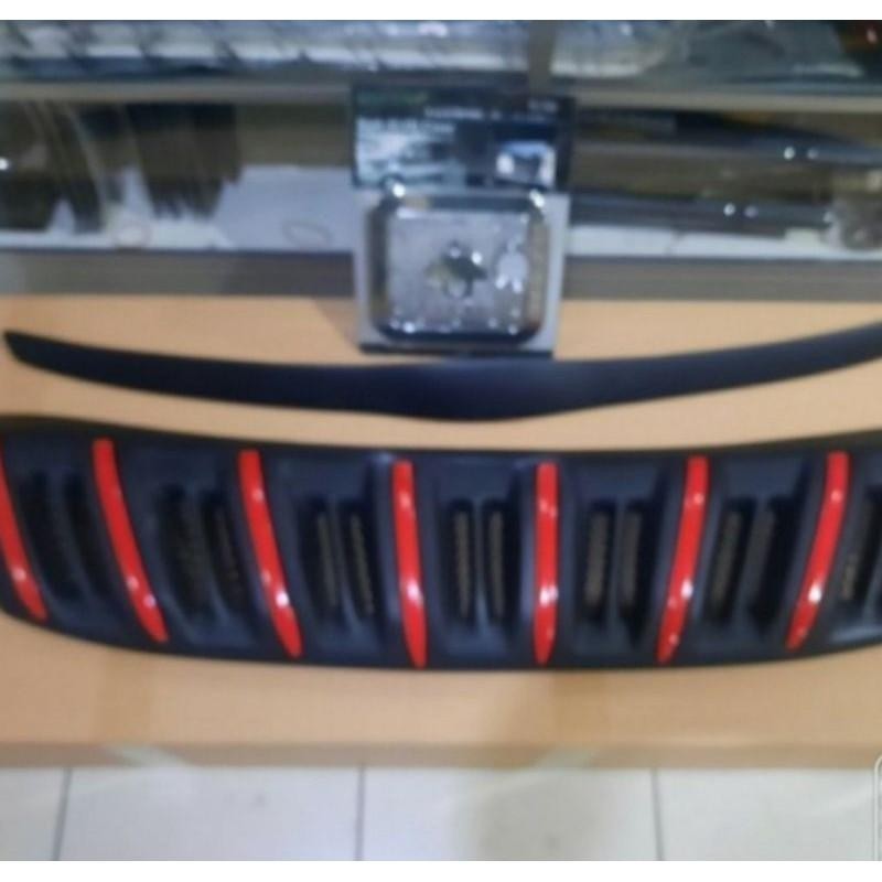 Grill Innova 2004-2006 Model Apollo