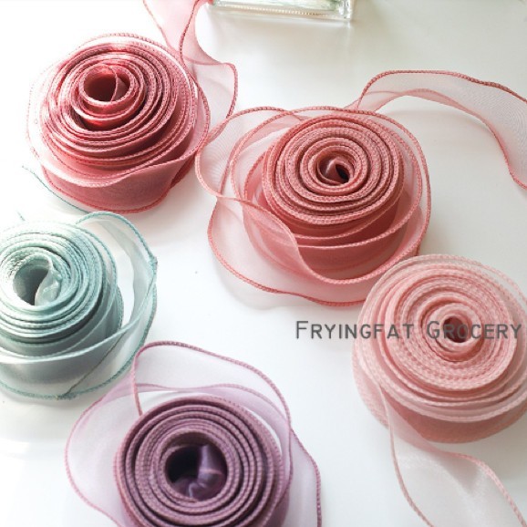 

(PACK 50 METER) Pita Satin Fishtail Lebar 5 cm