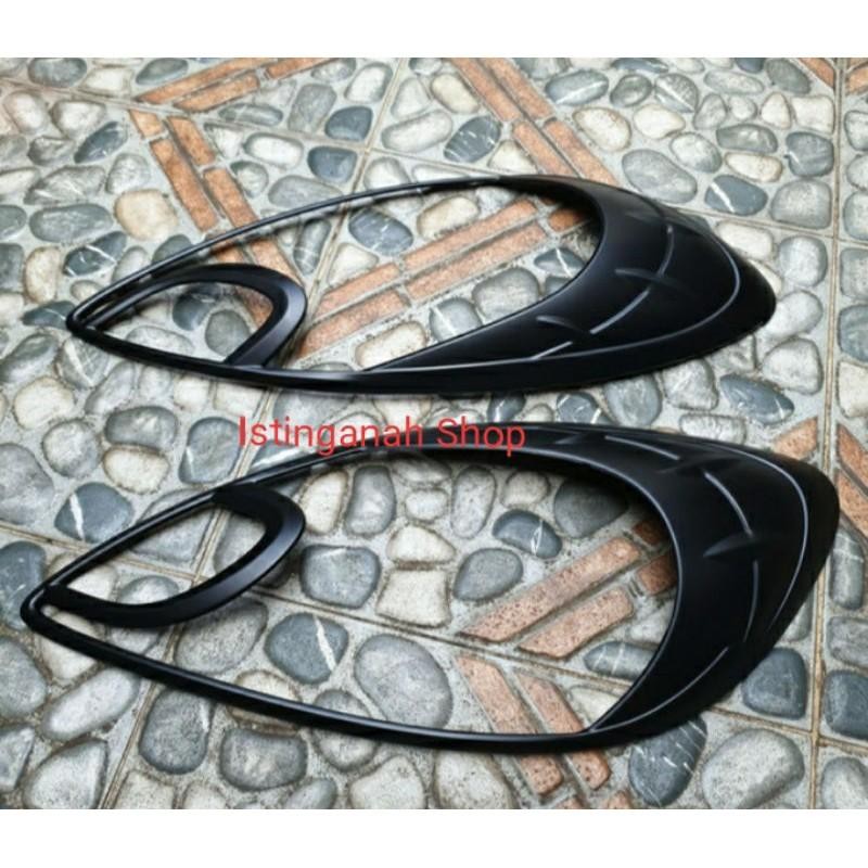 Garnish Lampu Depan Honda Brio Hitam