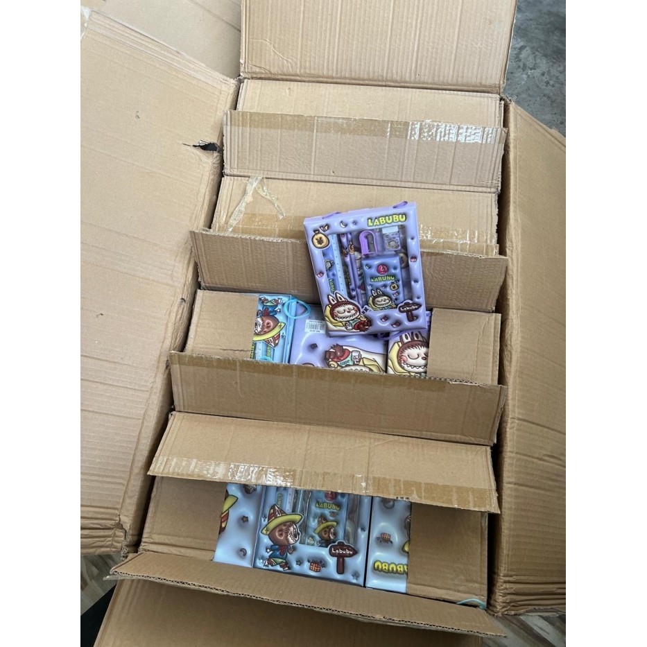 

Kotak Pensil Labubu Stationery Set Labubu Paket Alat Tulis Set 6016