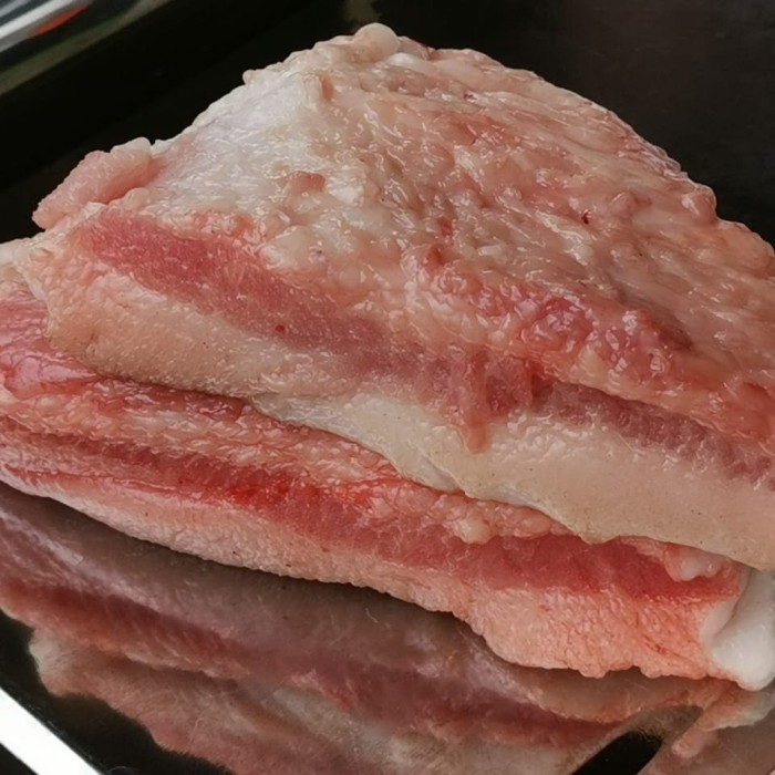 

LEHER BABI/PORK NECK