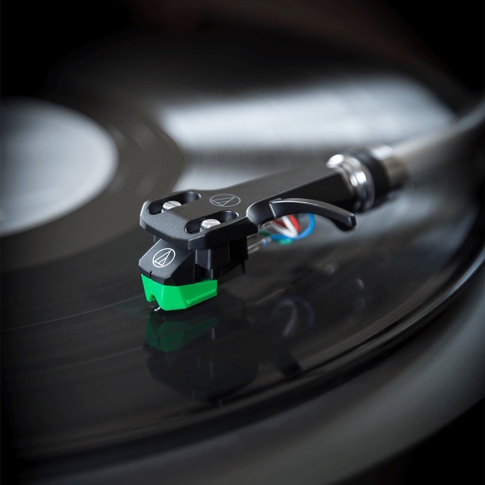 Audio-Technica AT-VM95E Cartridge Turntable