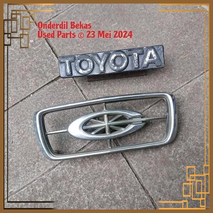 [ODB] EMBLEM GRILL TOYOTA CORONA 2000 RT132