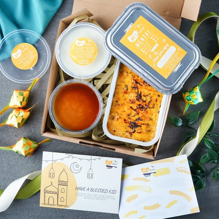 

HAMPERS BOX ISI SALMON KANI MENTAI & JAPANESE MILK PUDDING ALA GYUKAKU