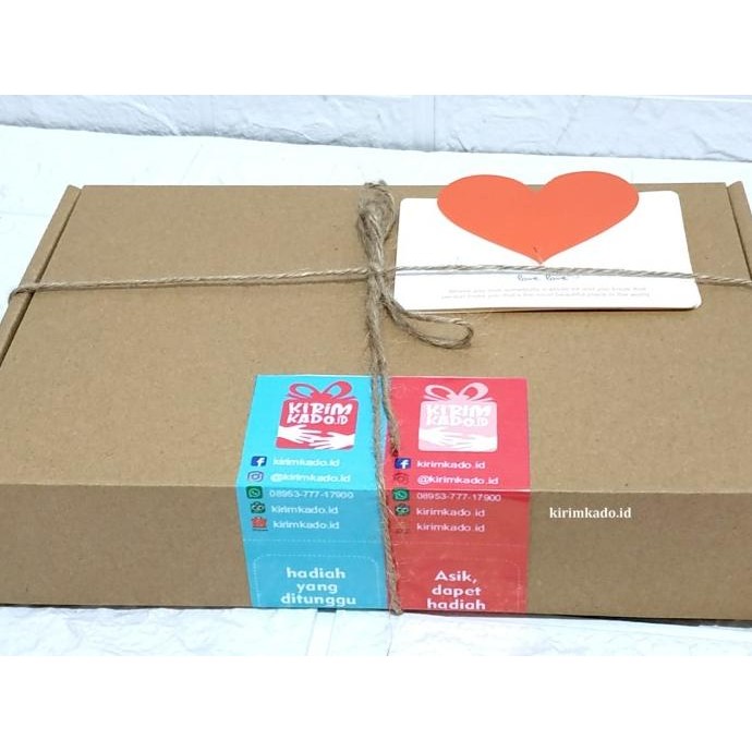 

Paket Hampers Hadiah Valentine Coklat +Kartu Ucapan + Kado Kotak Box