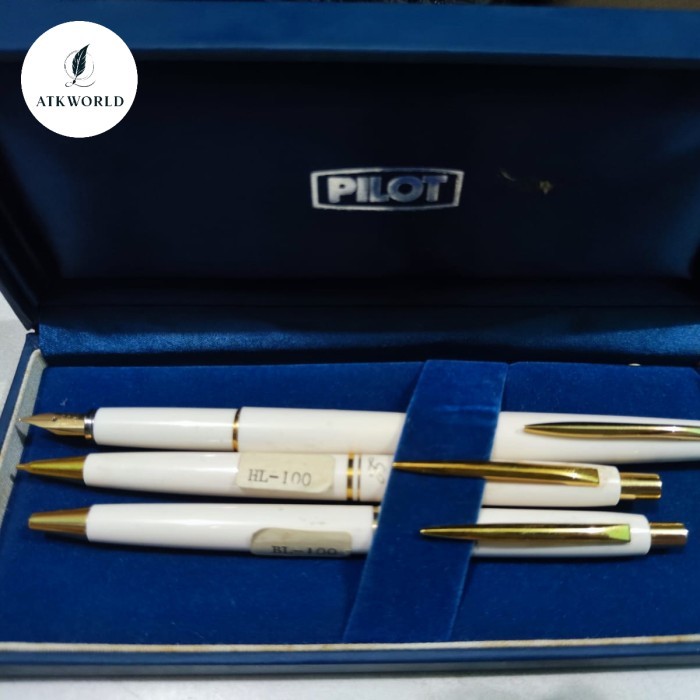 

Pilot Fountain Pen FL-300, Pilot Mechanical Pencil HL-100, Pilot Ball Point BL-100 SET. Original