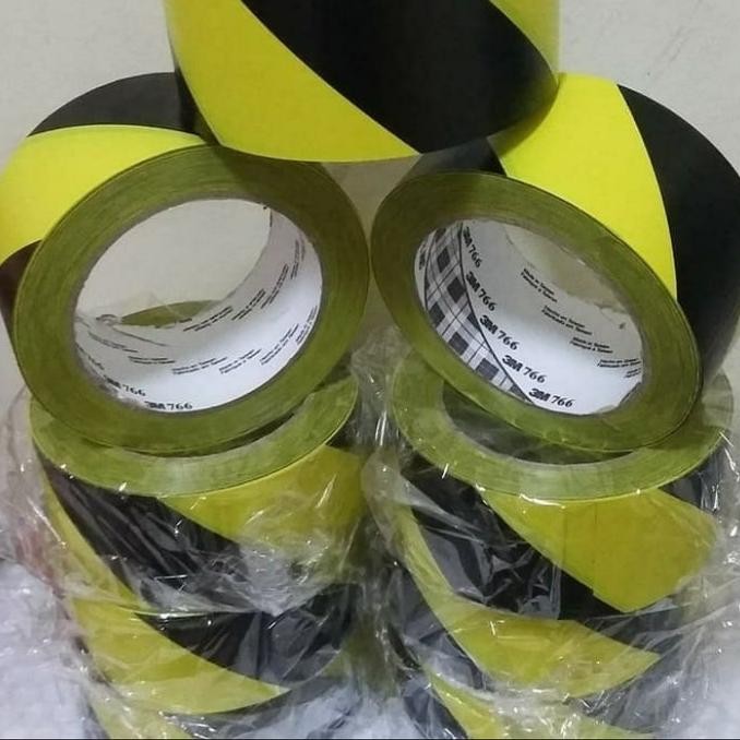 

3M 766 FLOOR MARKING TAPE LAKBAN KUNING HITAM 2" X 33 MTR ASLI