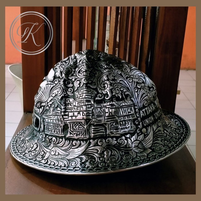 Souvenir Helm Ukir Pertambangan Pertamina Perak Kotagede Jogja